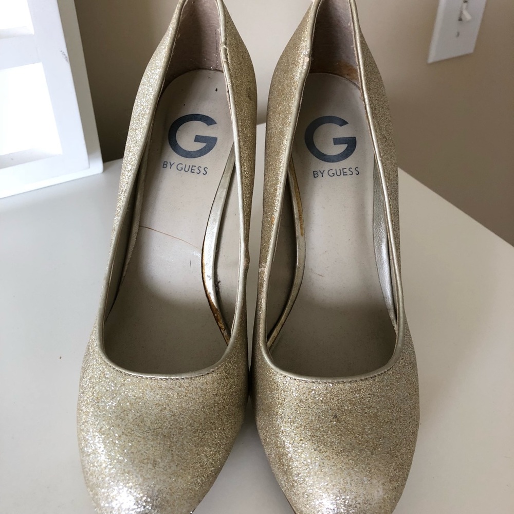 Shoes - Picture 3 of 8